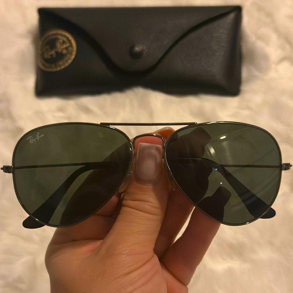 RAY BAN aviator sunglasses